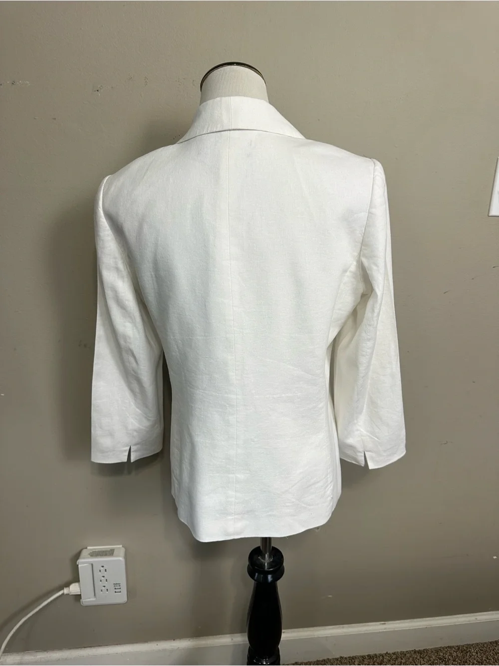Evan Picone black label women’s 8,‎ linen blend blazer 1 button front closure